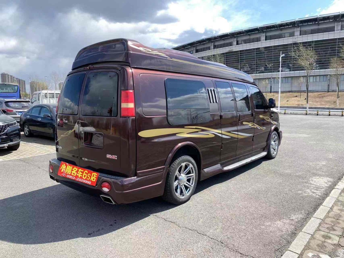 GMC SAVANA  2012款 6.0L 領(lǐng)袖級(jí)至尊版圖片