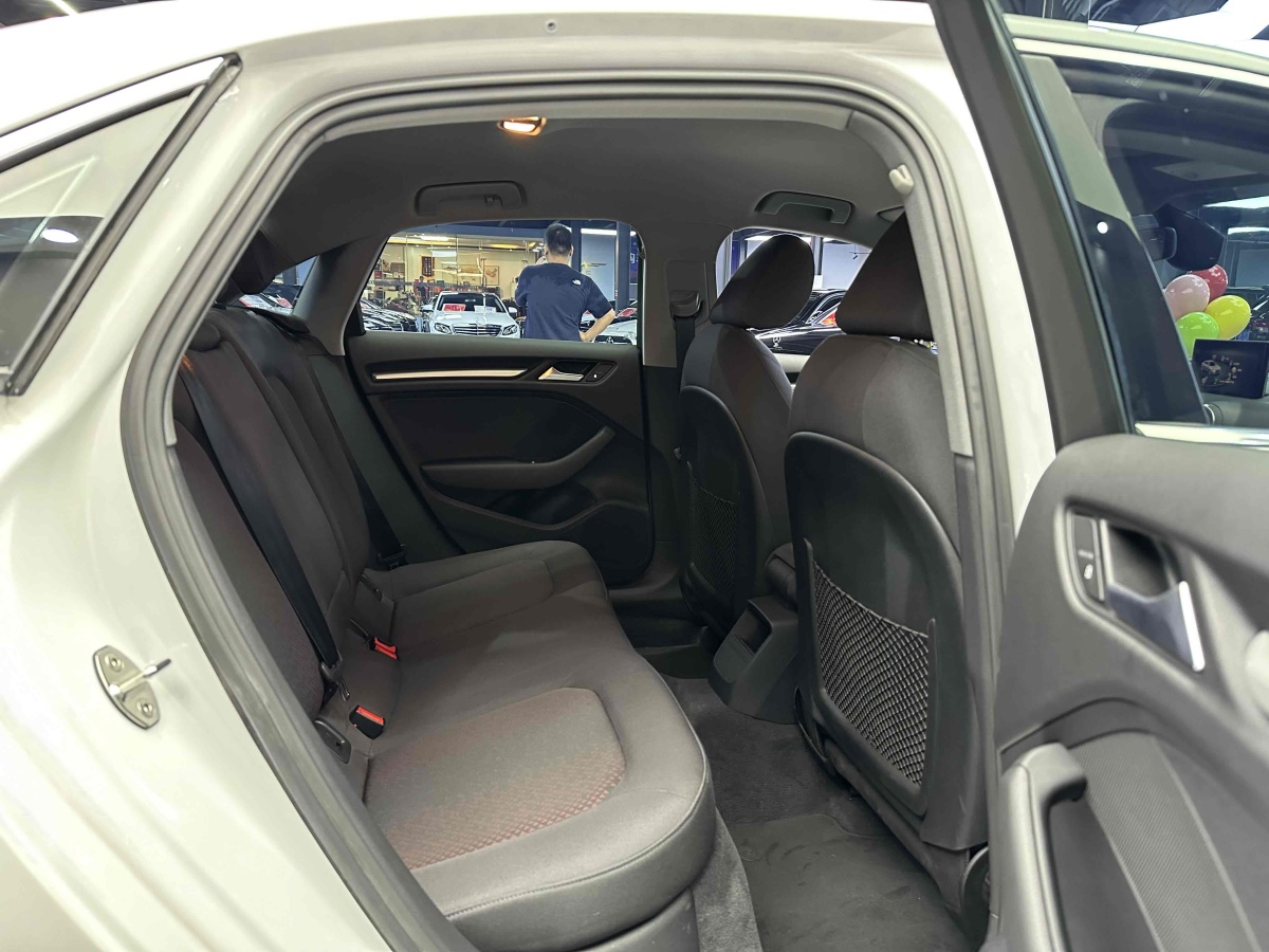 奥迪 奥迪A3  2018款 30周年年型 Limousine 35 TFSI 进取型图片