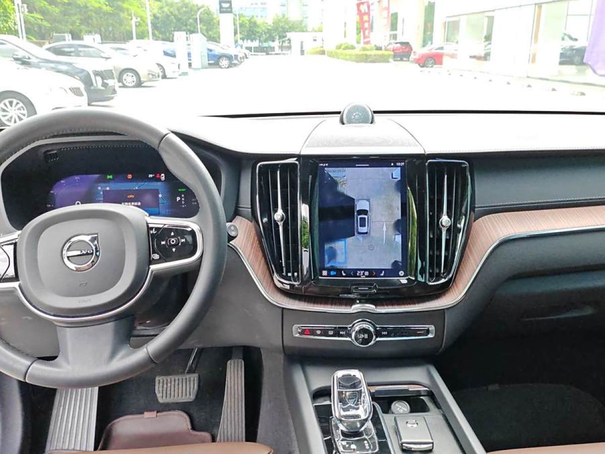 沃爾沃 XC60新能源  2024款 T8 插電混動(dòng) 長(zhǎng)續(xù)航四驅(qū)智遠(yuǎn)豪華版圖片