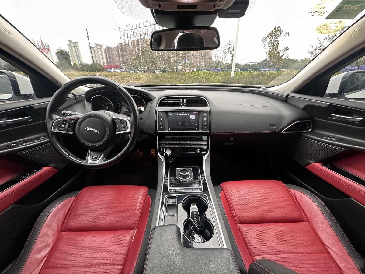 捷豹 XE  2015款 2.0T 200PS R-Sport圖片