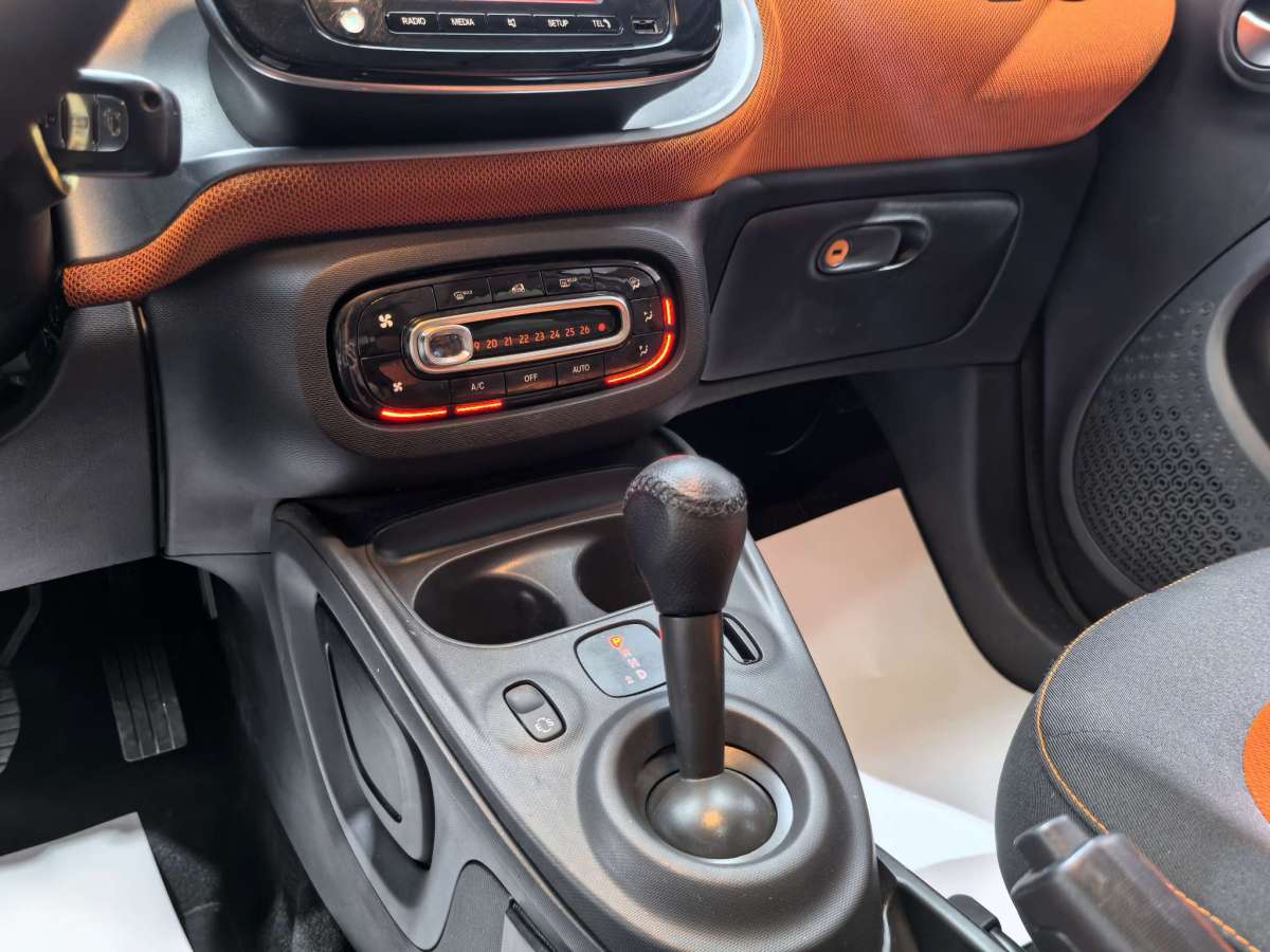 smart forfour  2016款 1.0L 52千瓦激情版圖片