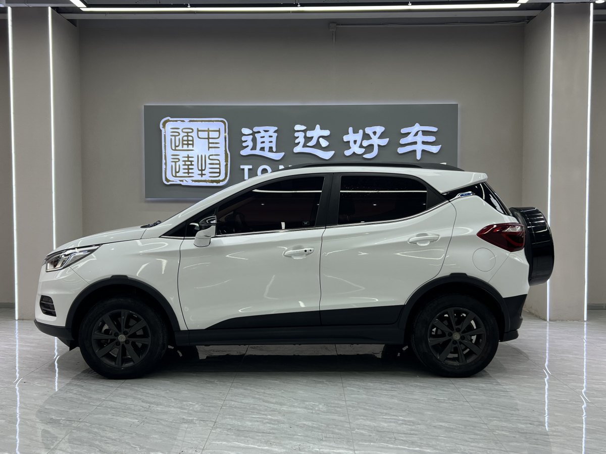 比亞迪 元新能源  2018款 EV360 智聯(lián)炫酷型圖片