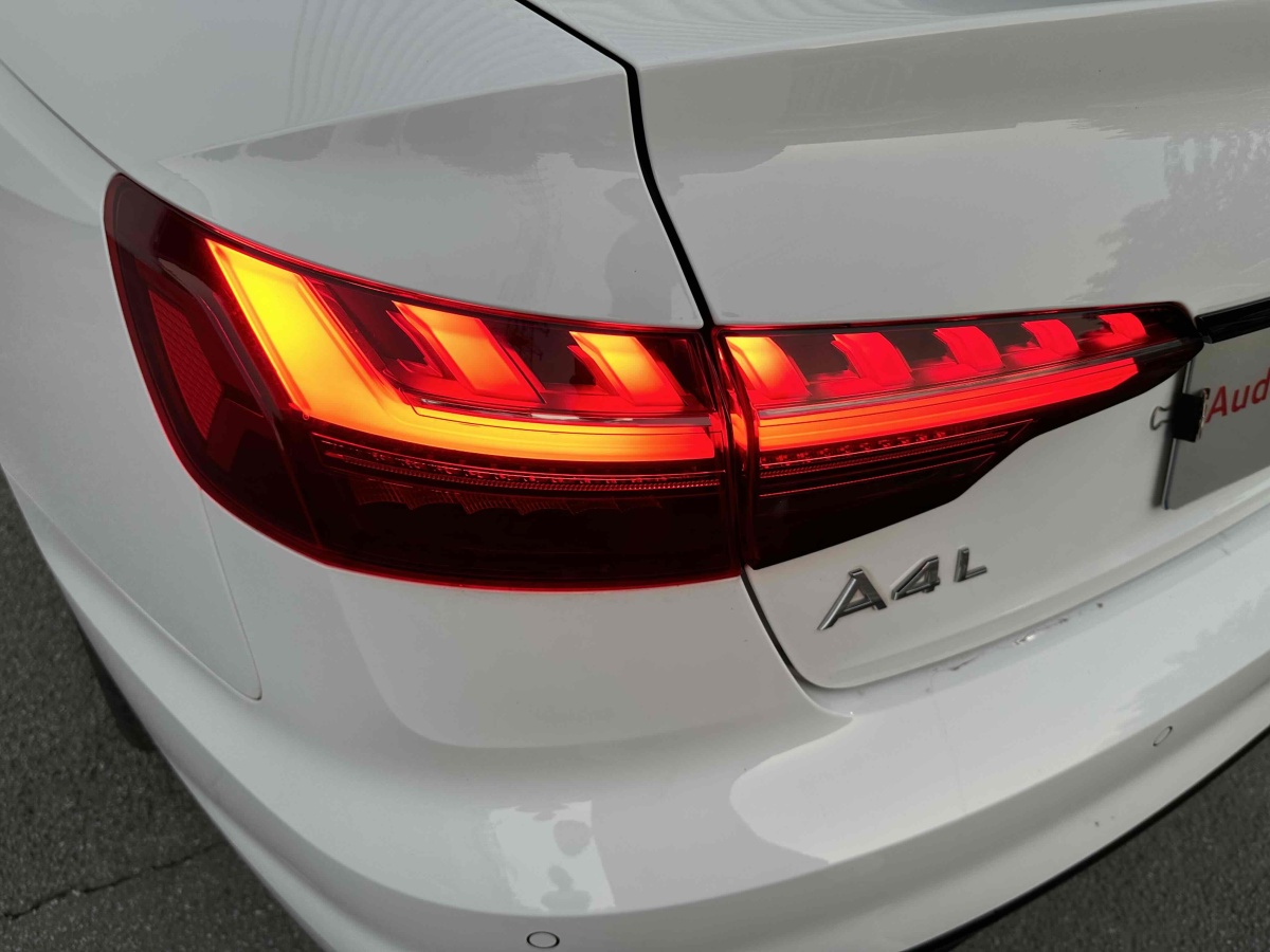 奧迪 奧迪A4L  2022款 40 TFSI 豪華動感型圖片