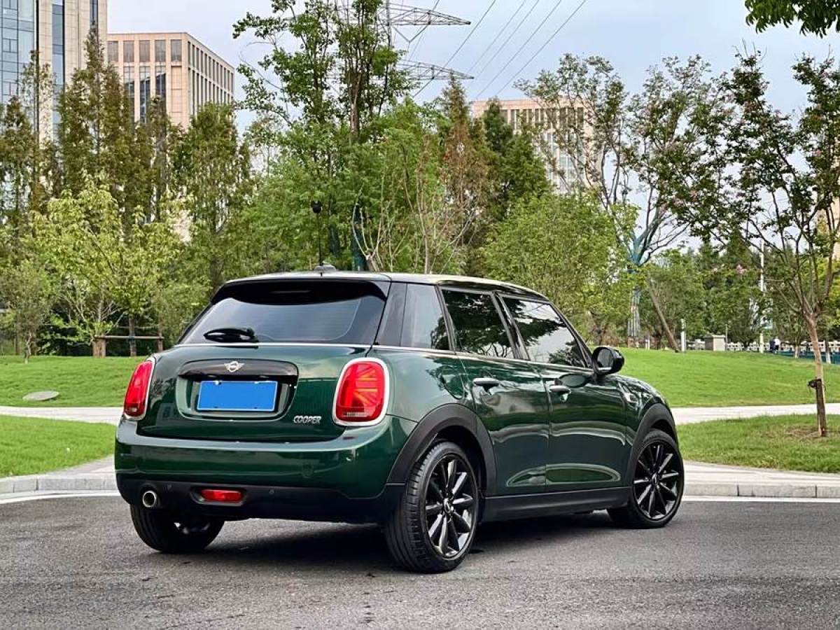 MINI MINI  2019款 1.5T COOPER 藝術(shù)家 五門(mén)版圖片