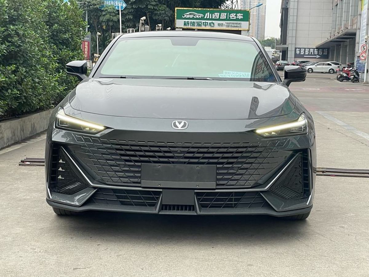 長安 長安UNI-V  2022款 1.5T 尊貴型圖片