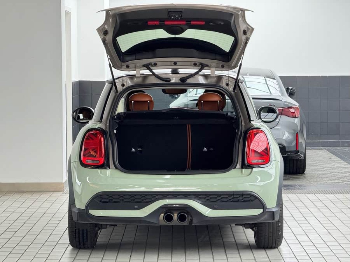 MINI MINI  2022款 改款 2.0T COOPER S 藝術(shù)家圖片