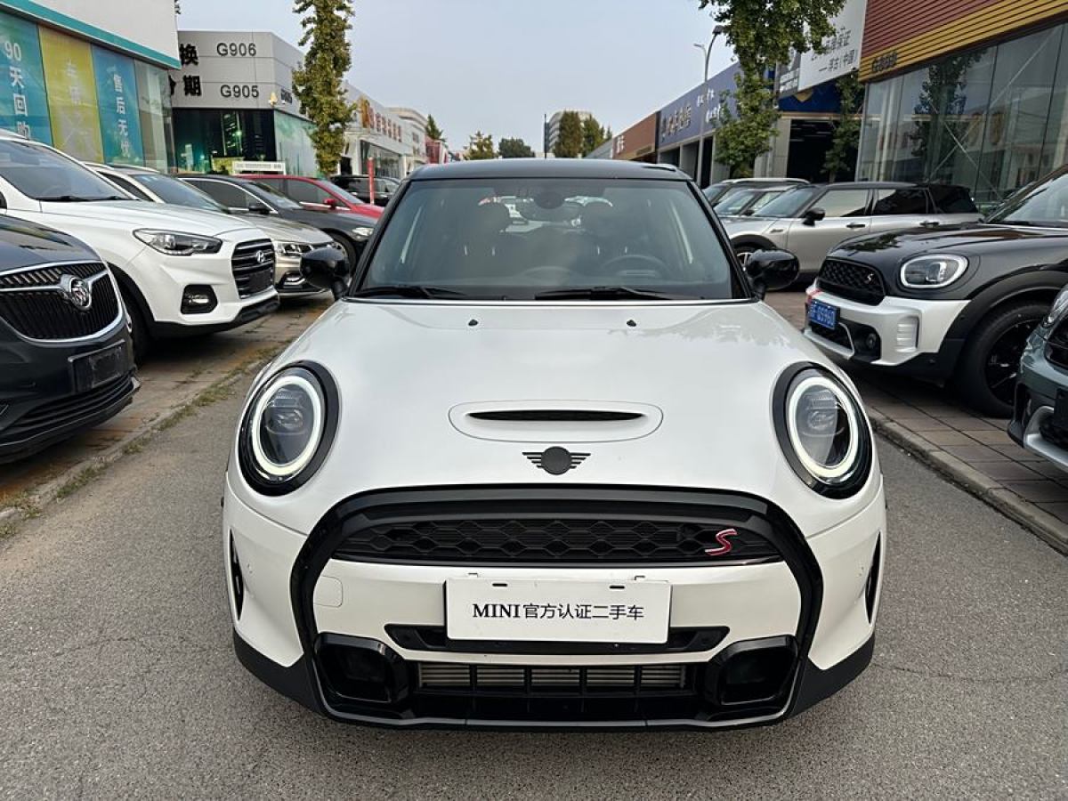 MINI MINI  2023款 改款 2.0T COOPER S 藝術(shù)家圖片