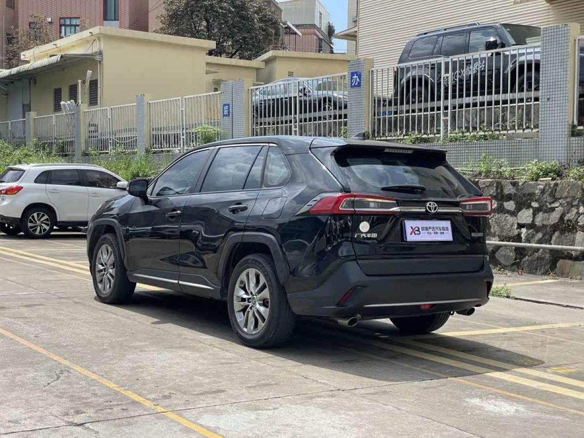 豐田 威蘭達  2022款 2.0L CVT兩驅(qū)豪華版圖片