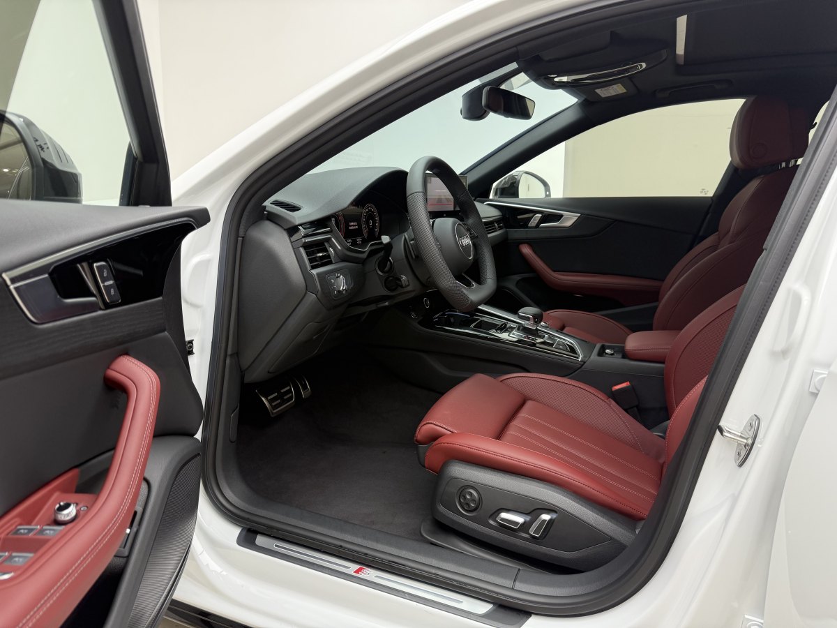 奧迪 奧迪A4L  2024款 40 TFSI 豪華動感型圖片
