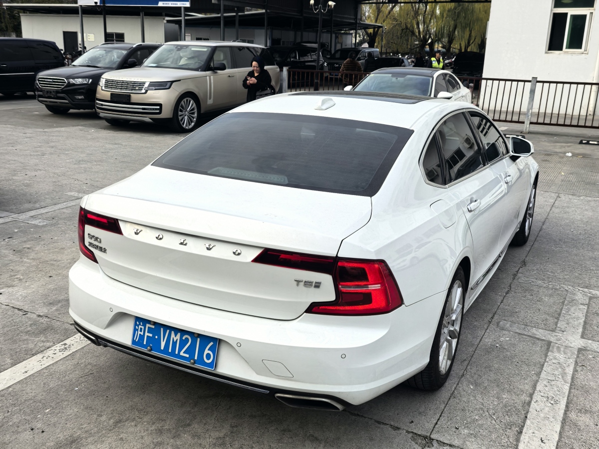 2019年7月沃爾沃 S90  2020款 改款 T5 智遠(yuǎn)豪華版