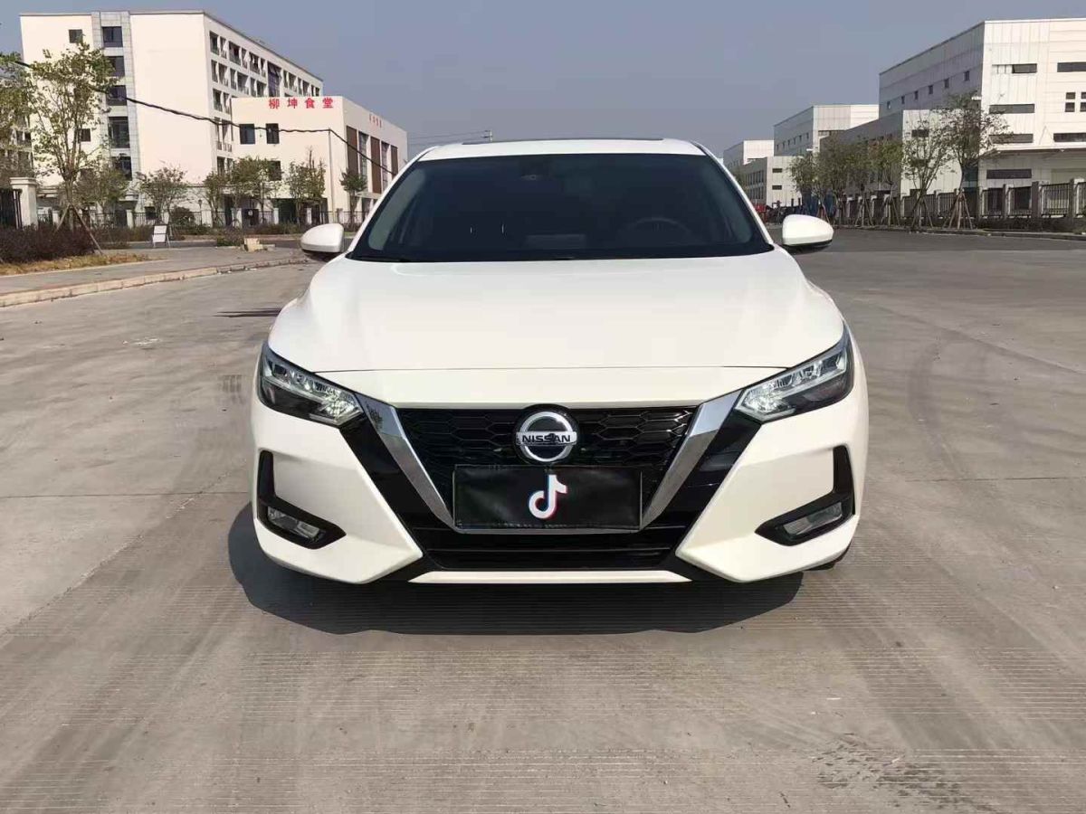 日產(chǎn) 軒逸  2021款 1.6L XL CVT暗夜版圖片