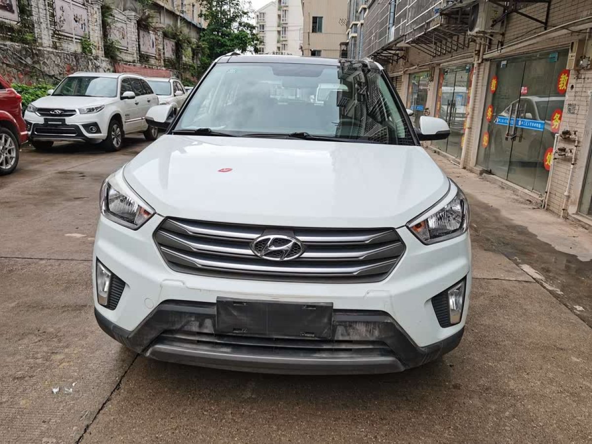 現(xiàn)代 ix25  2015款 1.6L 自動(dòng)兩驅(qū)智能型GLS圖片