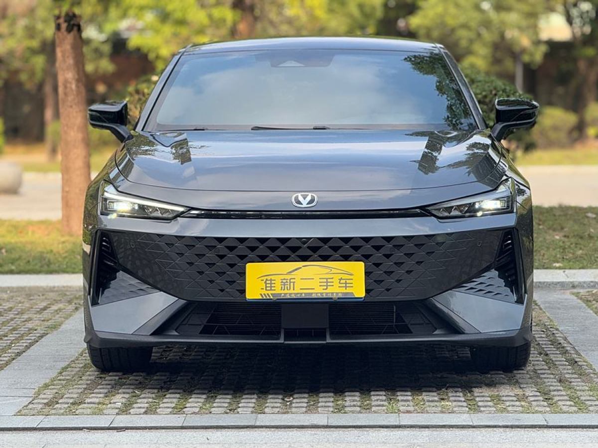 長(zhǎng)安 長(zhǎng)安UNI-V  2024款 1.5T 尊貴型圖片