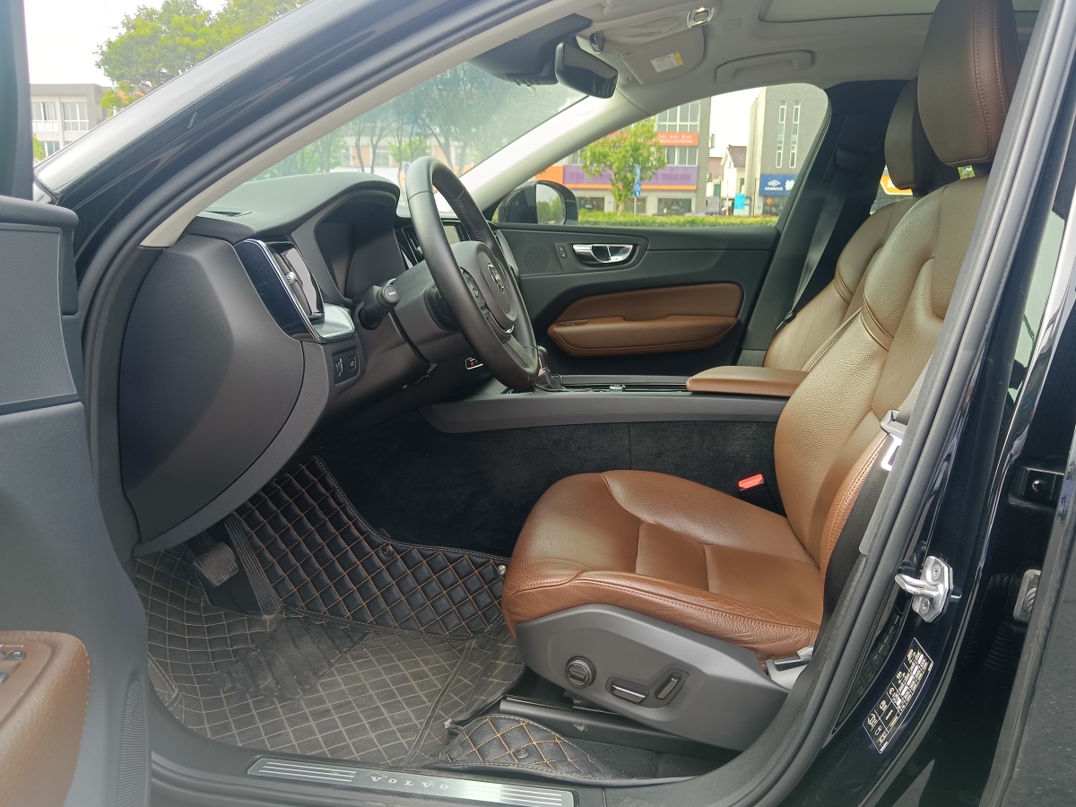 沃爾沃 XC60  2019款  T5 四驅(qū)智遠(yuǎn)版 國(guó)VI圖片