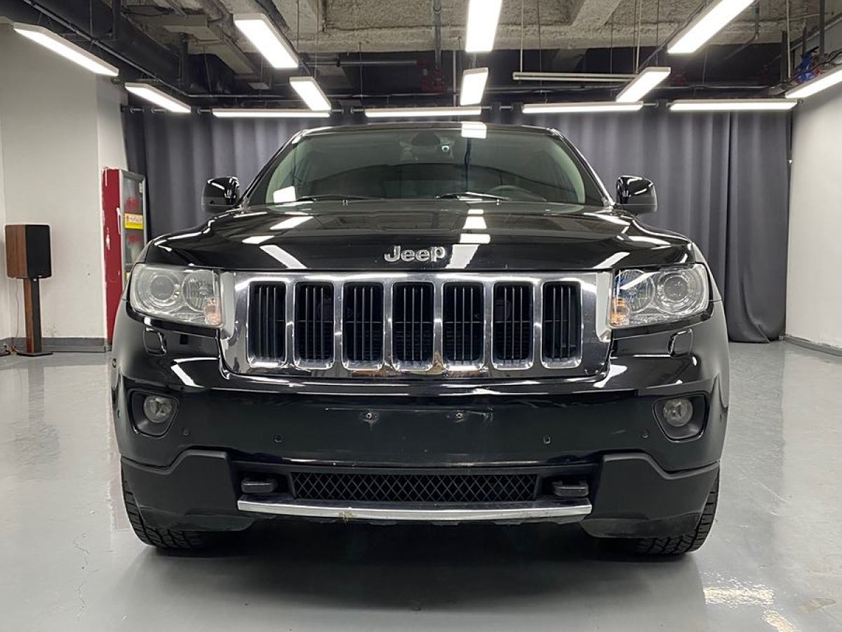 Jeep 大切諾基  2012款 3.6L 豪華導(dǎo)航版圖片