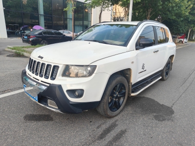 2014年5月 Jeep 指南者(进口) 2.4L 四驱蛇行珍藏版图片