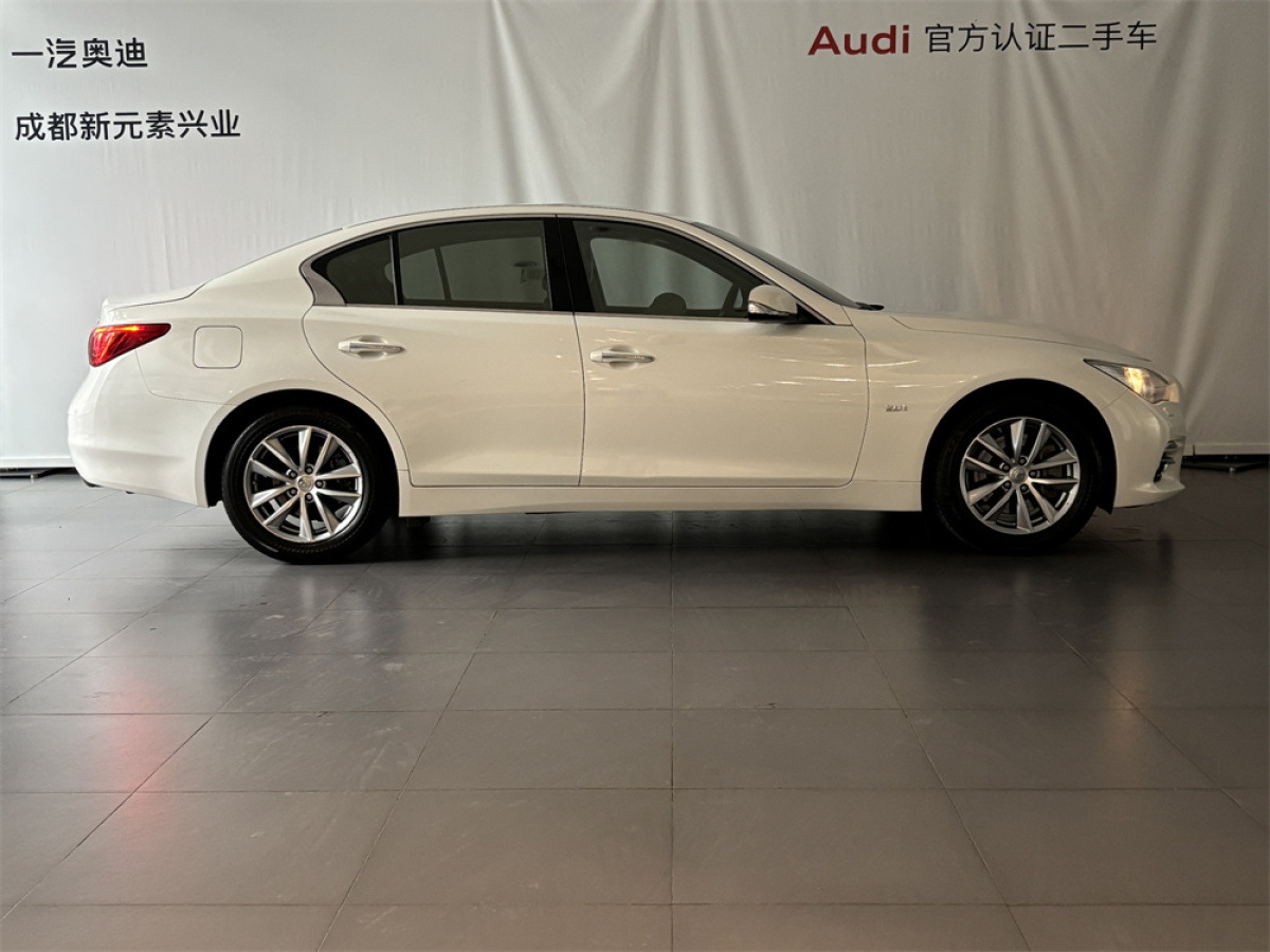 2014年12月英菲尼迪 Q50  2014款 2.0T 舒適版