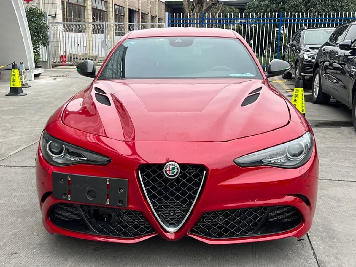 阿爾法·羅密歐 Giulia  2017款 2.9T 510HP 四葉草版圖片