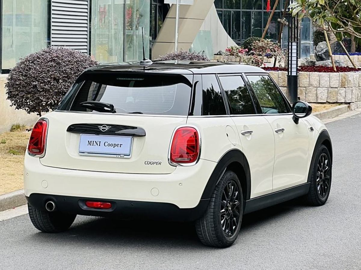 MINI MINI  2018款 1.5T COOPER 經(jīng)典派 五門版圖片