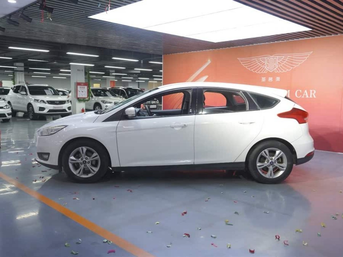福特 ?？怂? 2015款 兩廂 1.6L 自動舒適型圖片
