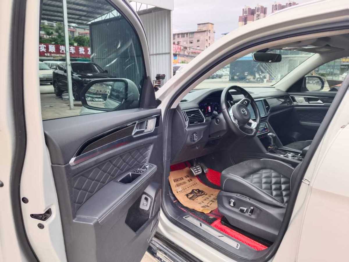 大眾 途昂  2019款  530 V6 四驅(qū)尊崇豪華版圖片