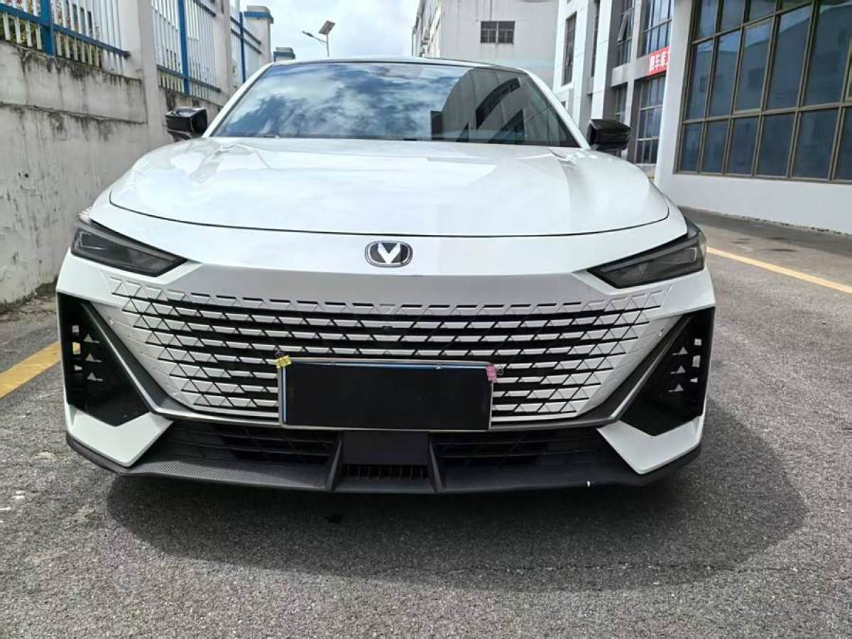 長安 長安UNI-V  2022款 1.5T 尊貴型圖片