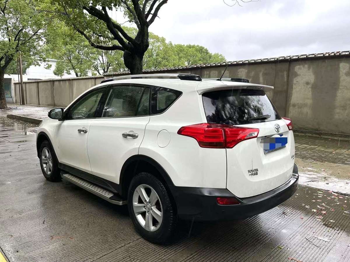 豐田 RAV4榮放  2015款 2.0L CVT四驅(qū)新銳版圖片