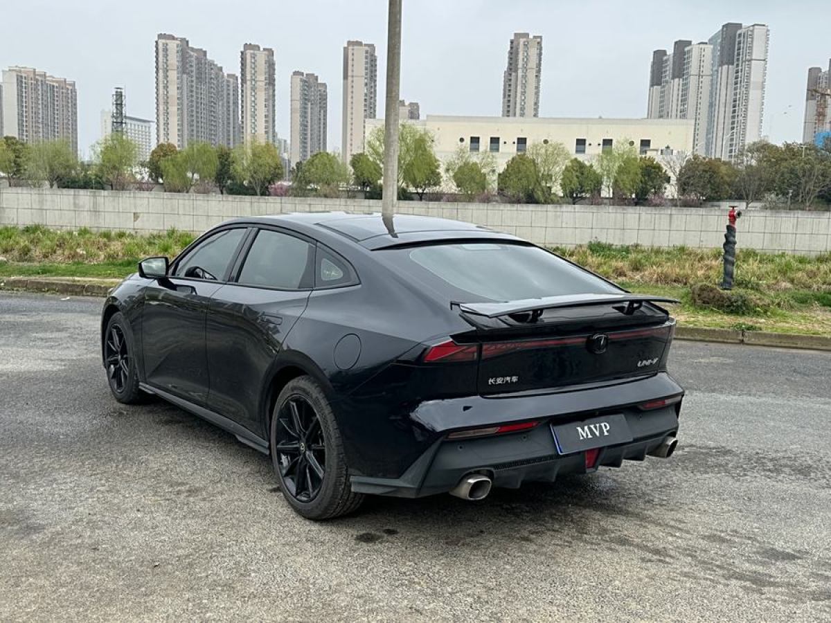 長(zhǎng)安 長(zhǎng)安UNI-V  2022款 1.5T 卓越型圖片