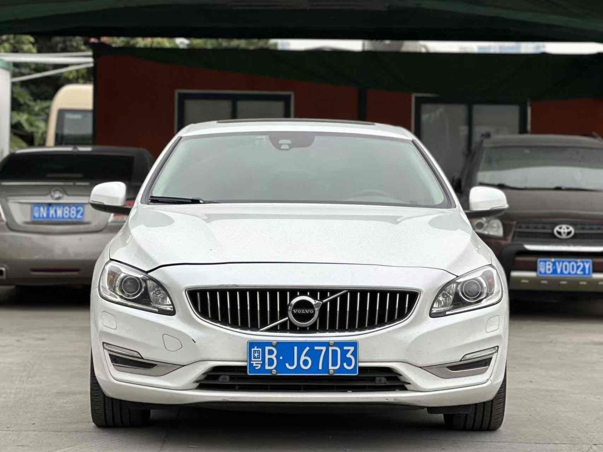 沃爾沃 S60  2014款 2.0T T5 個性運(yùn)動版(改款)圖片