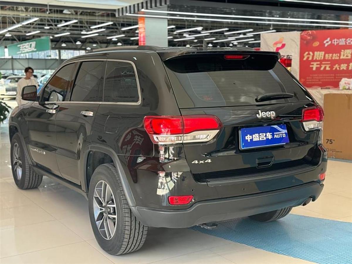 2023年5月Jeep 大切諾基  2020款 3.0L 專(zhuān)業(yè)導(dǎo)航版