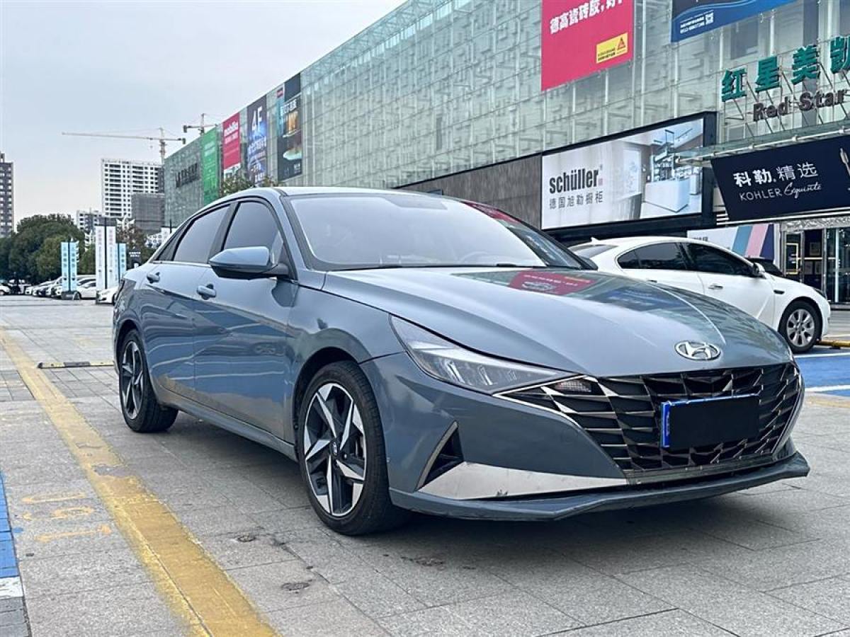 2021年12月現(xiàn)代 伊蘭特  2021款 1.5L LUX尊貴版