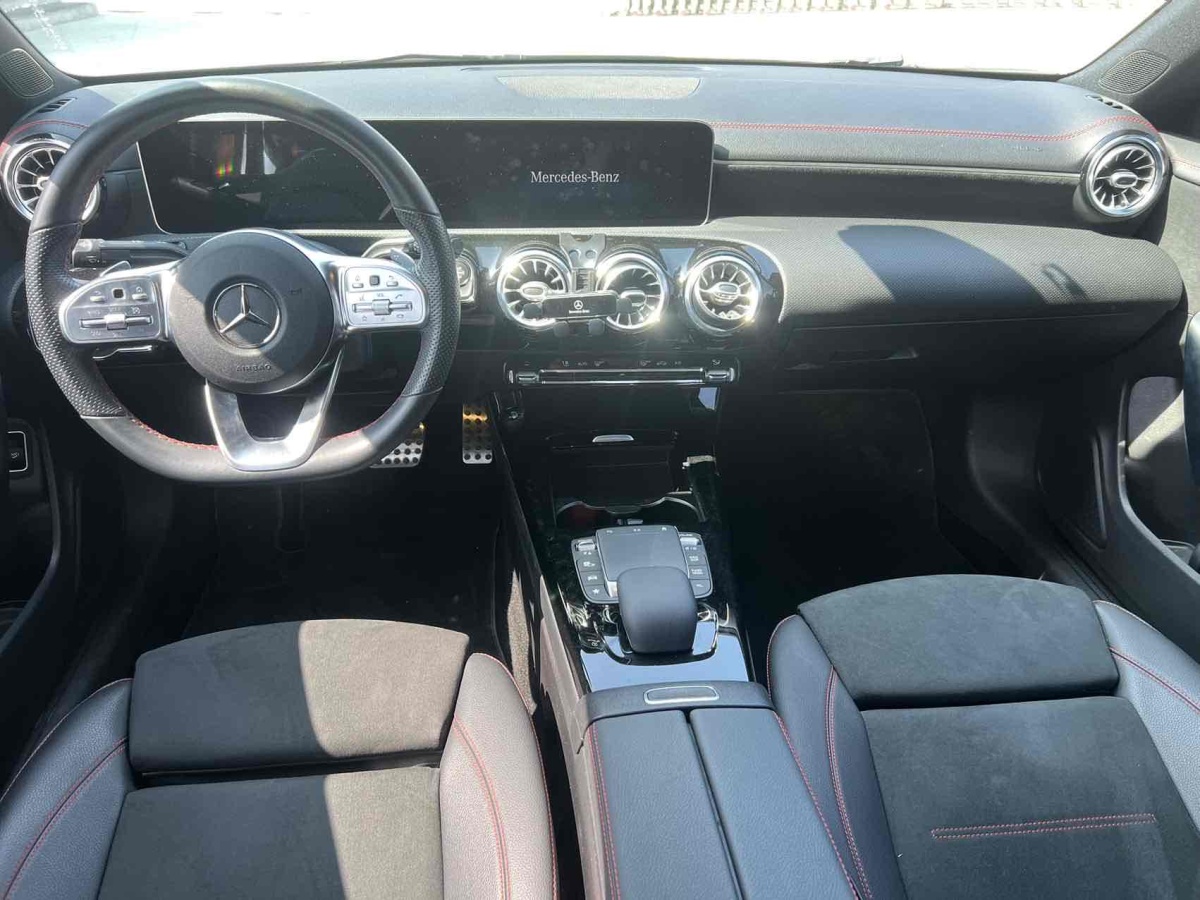 奔馳 奔馳CLA級(jí)  2022款 改款 CLA 200圖片