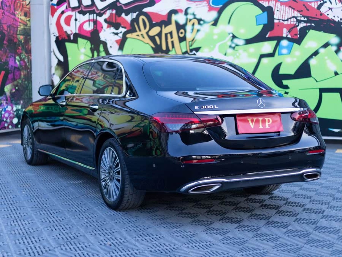 奔馳 奔馳E級  2021款 改款 E 300 L 時尚型圖片