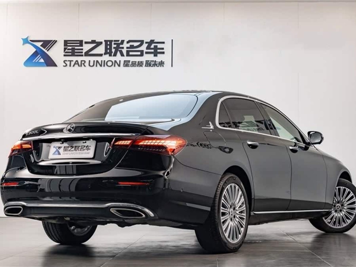 奔馳 奔馳E級(jí)  2021款 改款 E 300 L 尊貴型圖片