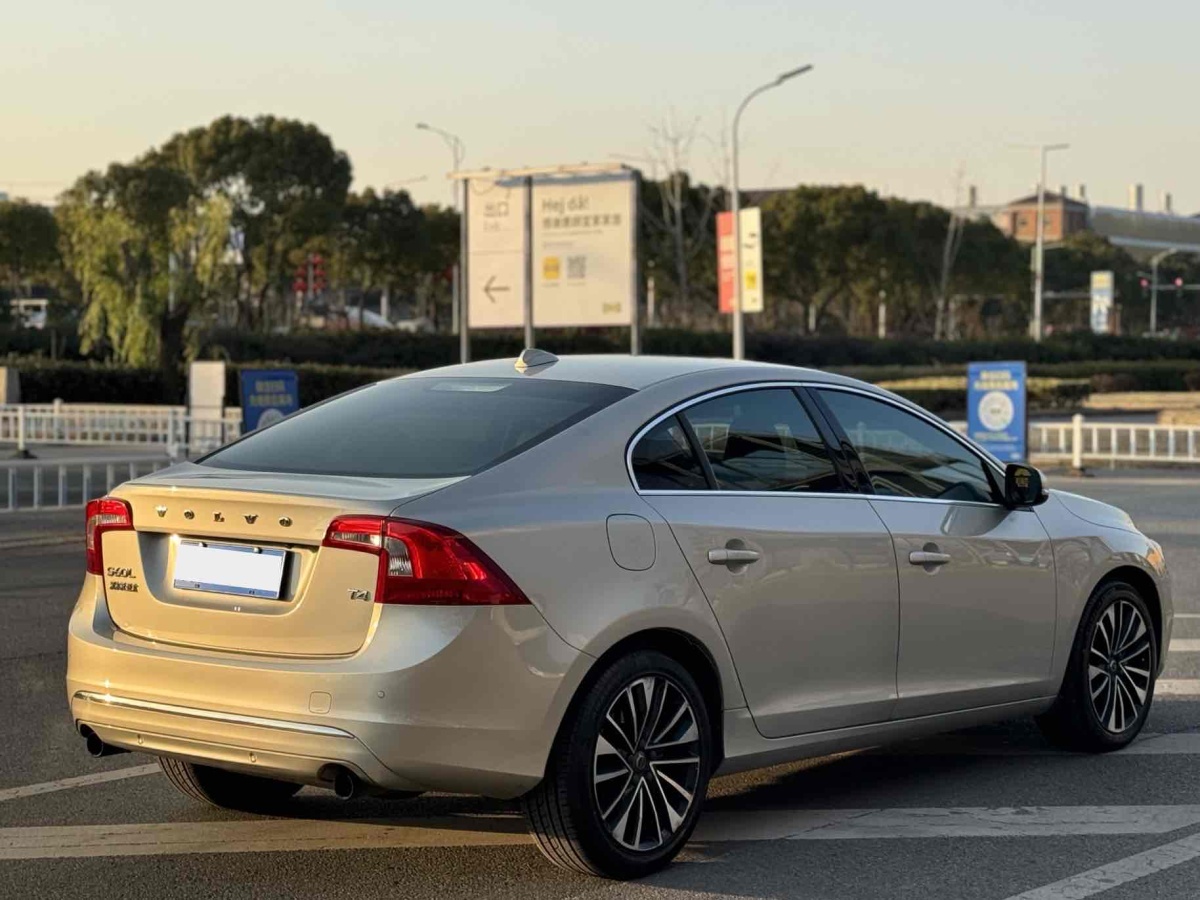 沃爾沃 S60  2017款 L 2.0T T4 智遠(yuǎn)版圖片