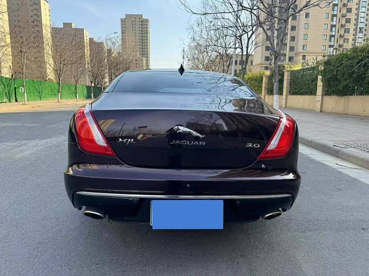 捷豹 XJ  2016款 XJL 2.0T 兩驅(qū)典雅商務(wù)版圖片