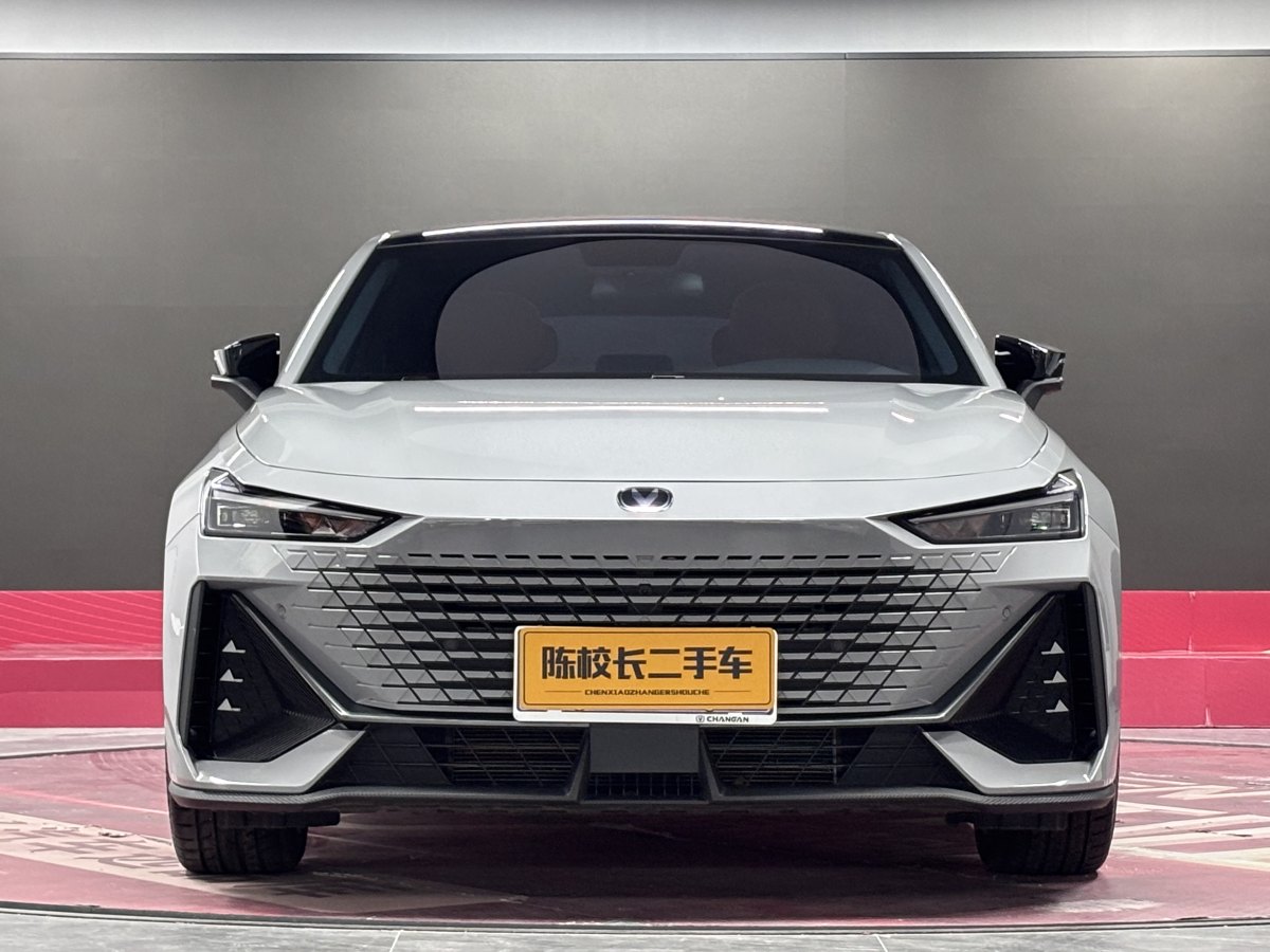 長(zhǎng)安 長(zhǎng)安UNI-V  2022款 1.5T 尊貴型圖片