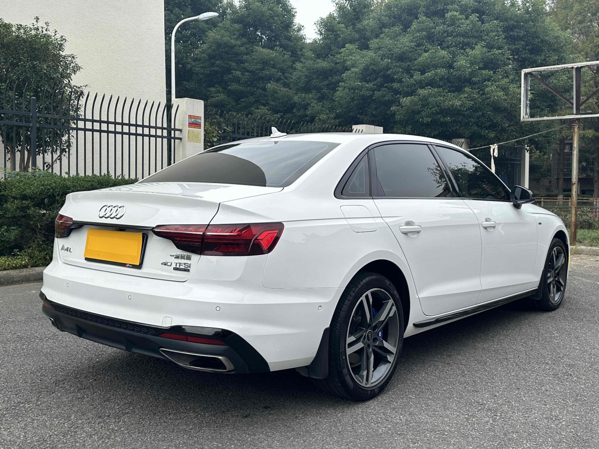 奧迪 奧迪A4L  2022款 40 TFSI 豪華動感型圖片