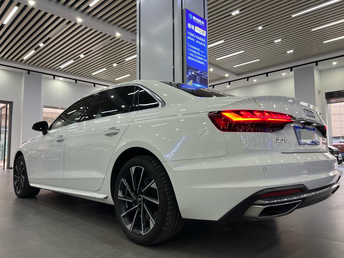 2022年1月奧迪 奧迪A4L  2022款 40 TFSI 時(shí)尚致雅型