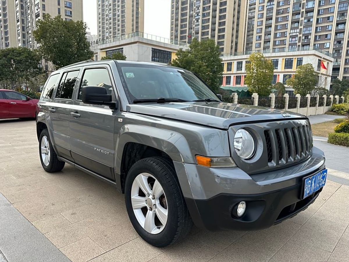 Jeep 自由客  2014款 2.4L 運(yùn)動(dòng)版圖片