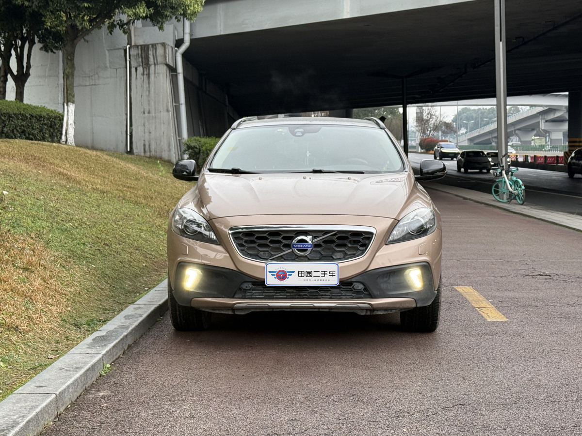 沃爾沃 V40  2014款 Cross Country T5 AWD 智雅版圖片