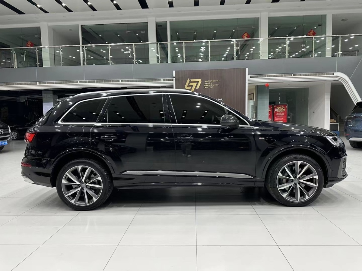 奧迪 奧迪Q7  2020款 55 TFSI quattro 黑武士專享版圖片