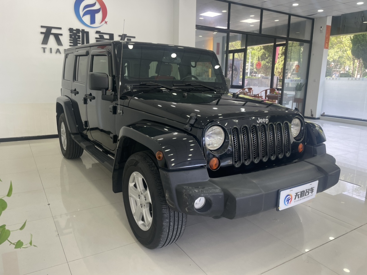 Jeep 牧馬人  2011款 3.8L Sahara 四門版圖片