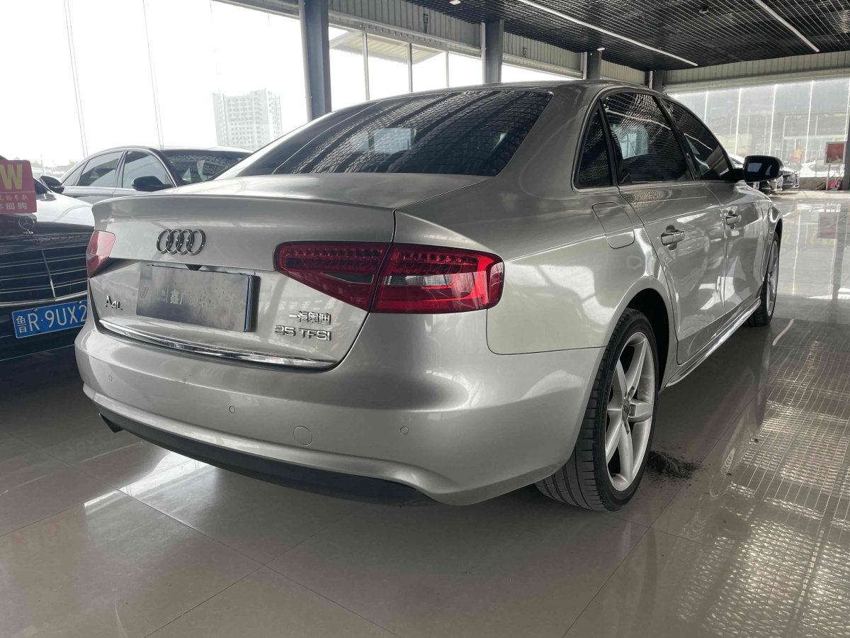 奧迪 奧迪A4L  2015款 35 TFSI 百萬紀(jì)念智領(lǐng)型圖片