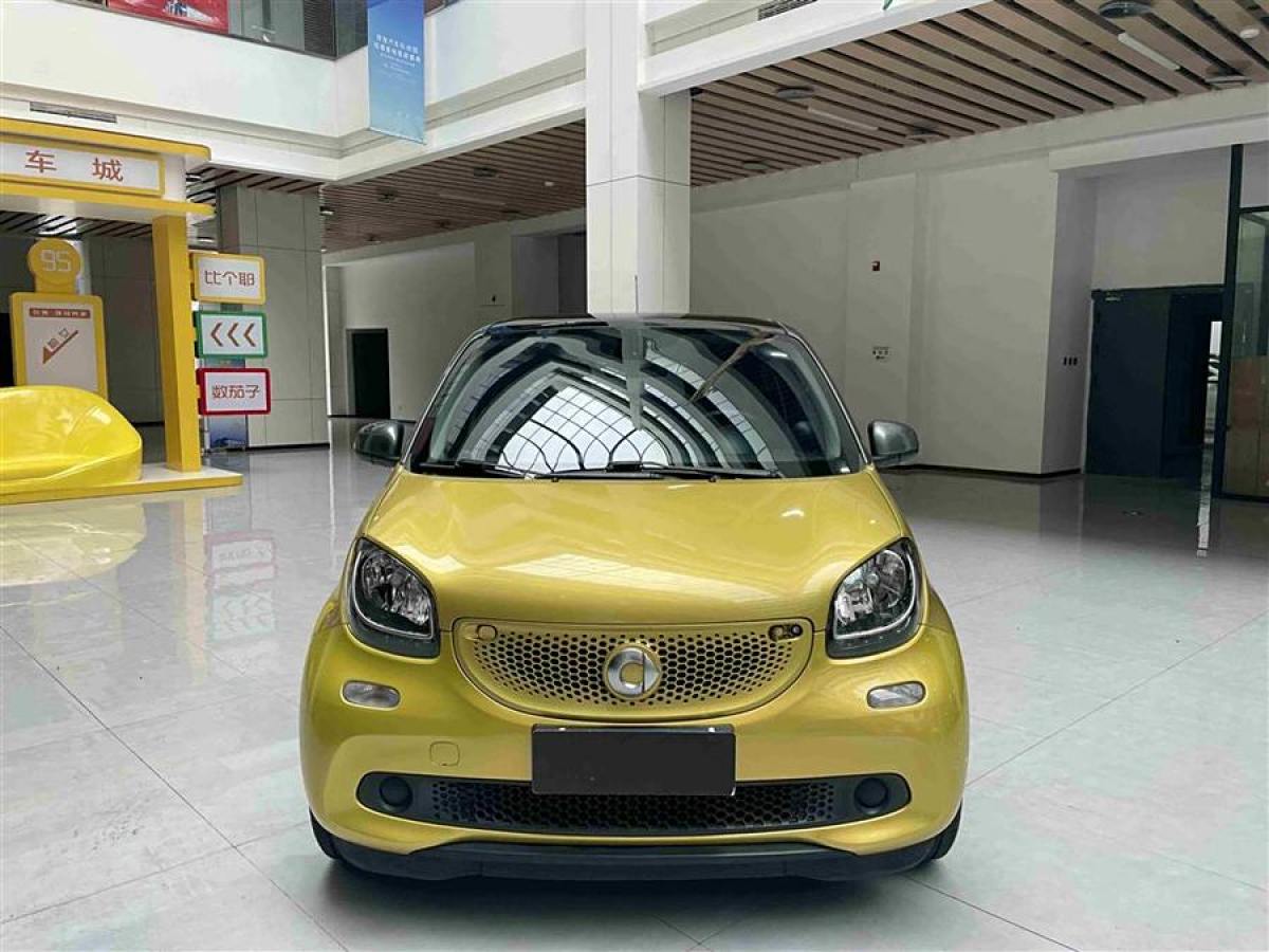 2017年8月smart forfour  2016款 0.9T 66千瓦先鋒版