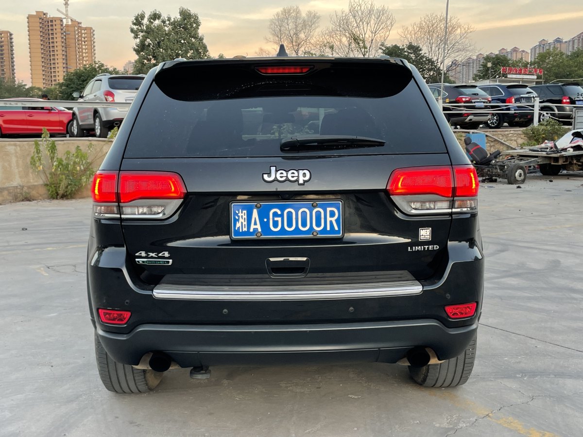 2015年4月Jeep 大切諾基  2014款 3.0TD 柴油 舒享導(dǎo)航版