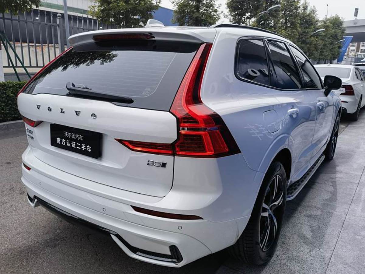 沃爾沃 XC60  2022款 B5 四驅(qū)智遠(yuǎn)運(yùn)動(dòng)版圖片