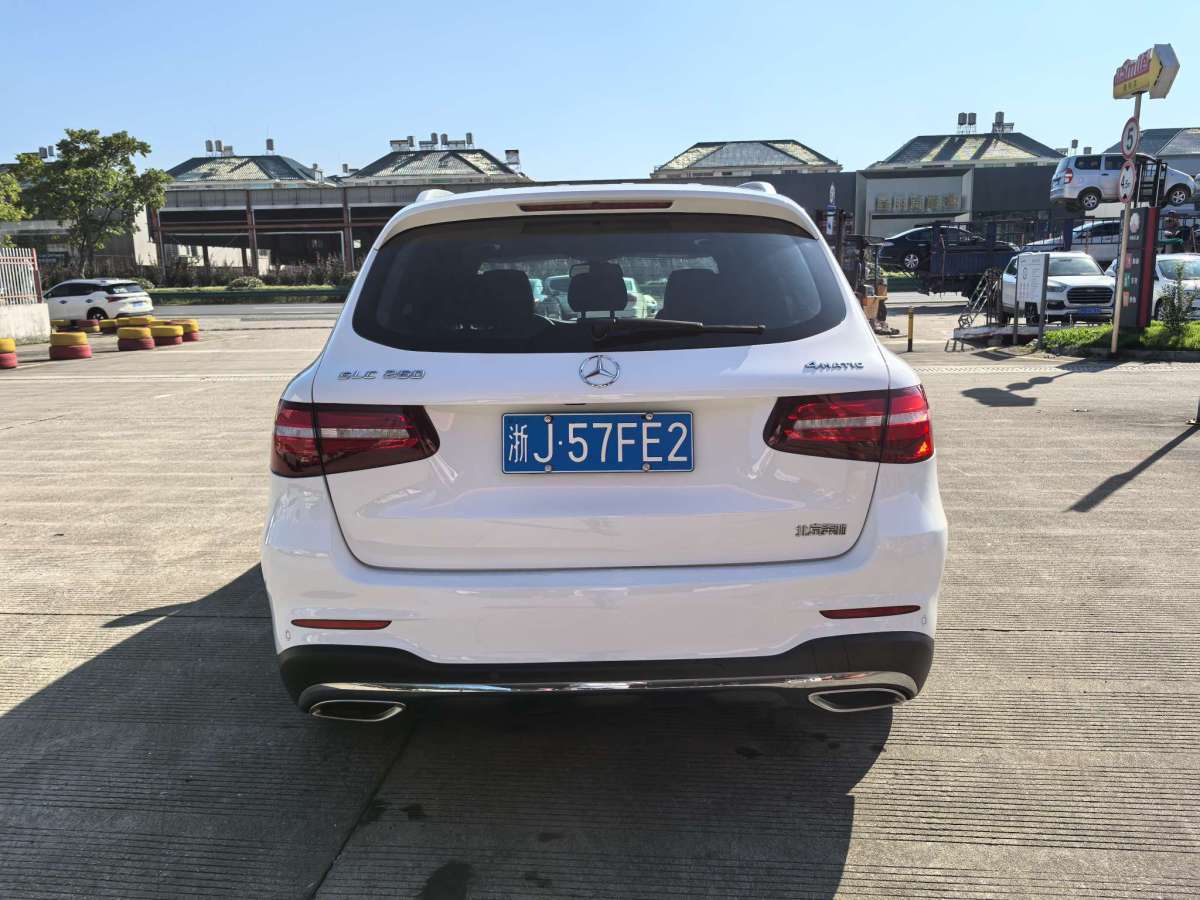 奔馳 奔馳GLC  2018款 改款 GLC 260 4MATIC 豪華型圖片