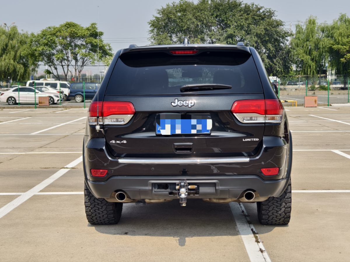 Jeep 大切諾基  2014款 3.0L 舒享導(dǎo)航版圖片