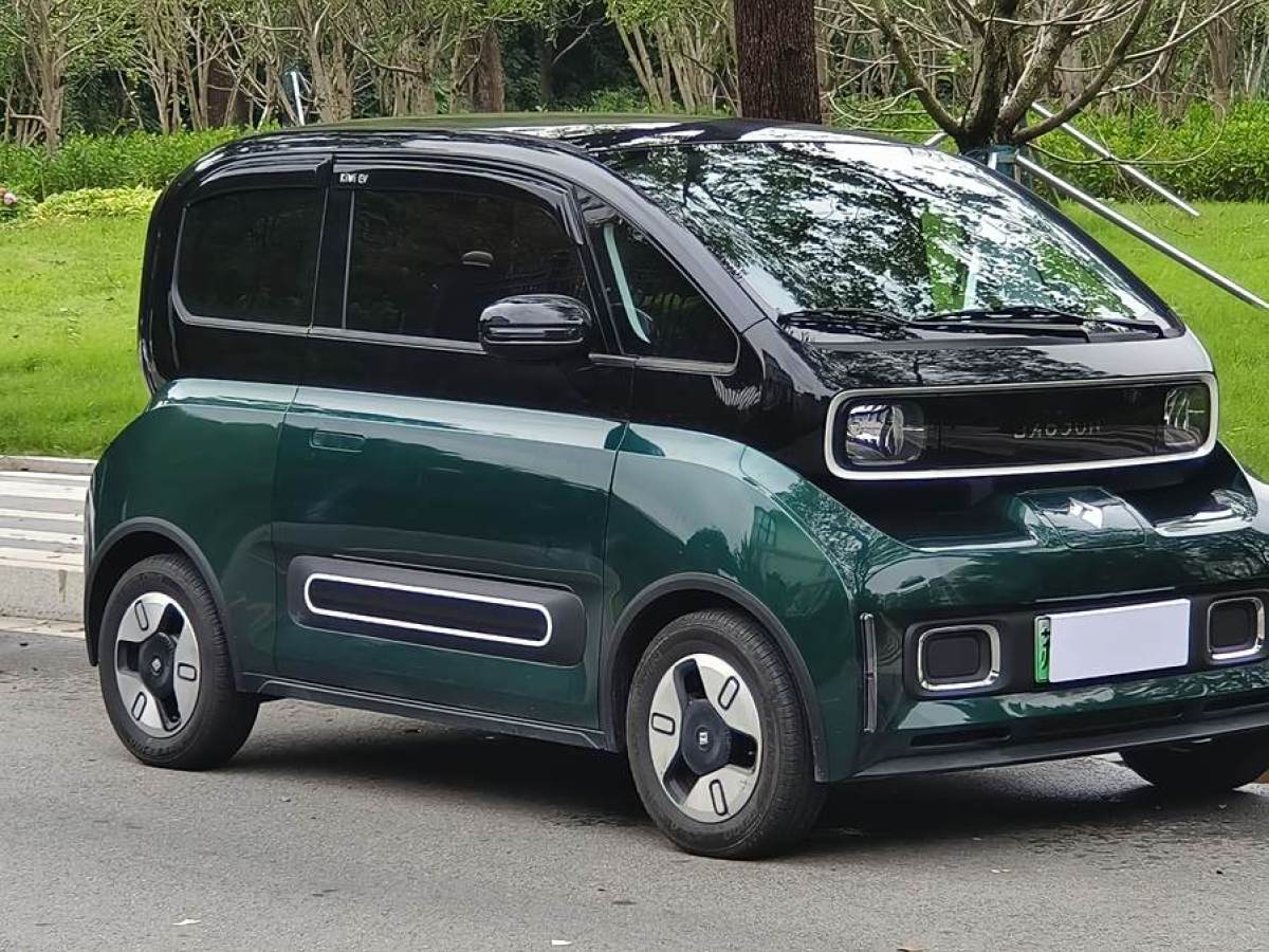 寶駿 寶駿KiWi EV  2022款 設(shè)計(jì)師輕享版 三元鋰圖片